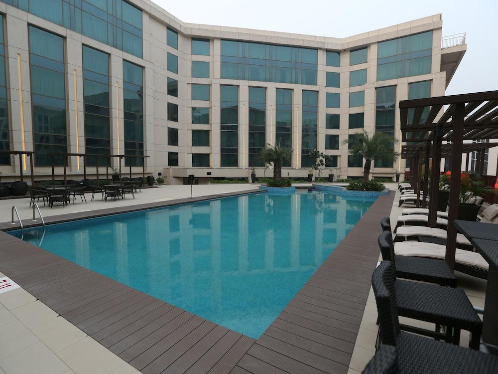 Pride Plaza Hotel, Aerocity New Delhi Exterior photo